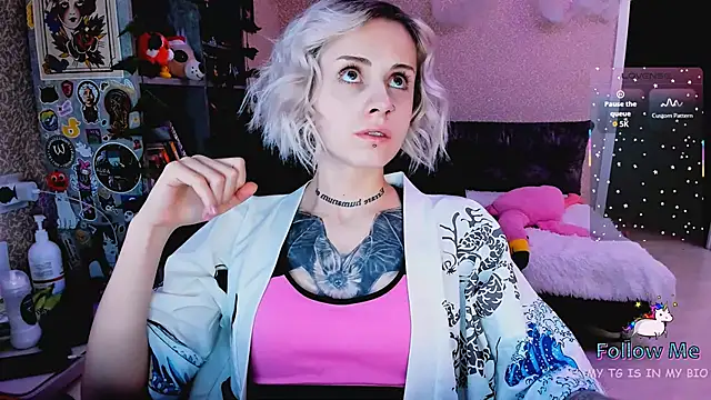 Snapshot of NaniMoore chatting on November 27, 8:11 pm NaniMoore online show from November 27, 8:11 pm