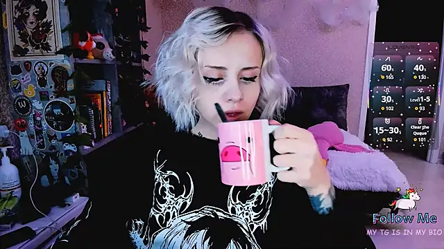 Snapshot of NaniMoore chatting on November 30, 8:35 pm NaniMoore online show from November 30, 8:35 pm