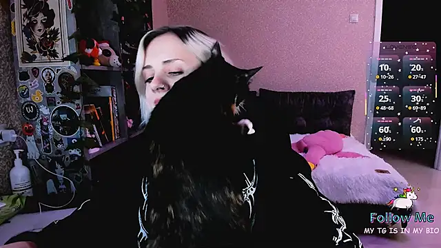 Snapshot of NaniMoore chatting on December 19, 9:11 pm NaniMoore online show from December 19, 9:11 pm