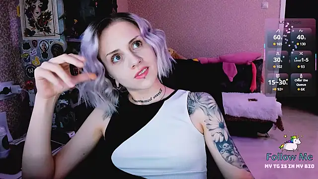 Snapshot of NaniMoore chatting on January 13, 8:25 pm NaniMoore online show from January 13, 8:25 pm