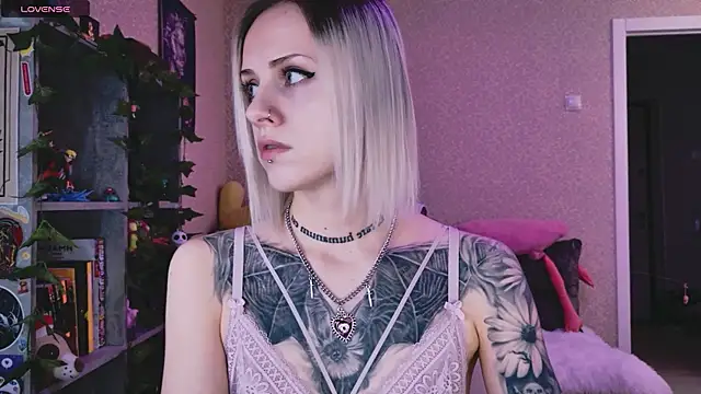 Snapshot of NaniMoore chatting on February 8, 8:45 pm NaniMoore online show from February 8, 8:45 pm