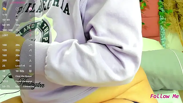 Snapshot of arisha_hot chatting on October 4, 11:30 am arisha hot online show from October 4, 11:30 am