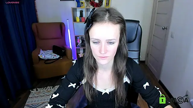 Snapshot of FrancescaCollins chatting on December 24, 6:22 am FrancescaCollins online show from December 24, 6:22 am
