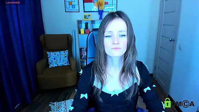 Snapshot of FrancescaCollins chatting on February 7, 10:19 am FrancescaCollins online show from February 7, 10:19 am