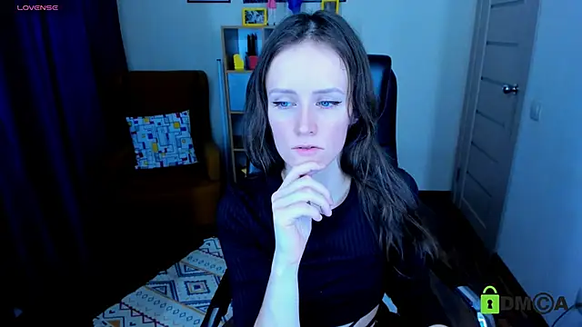 Snapshot of FrancescaCollins chatting on February 20, 11:20 am FrancescaCollins online show from February 20, 11:20 am