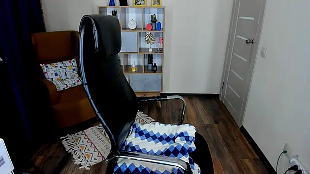 FrancescaCollins online show from October 16, 3:35 pm