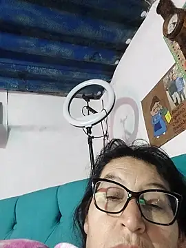 clarita 01 online show from April 23, 12:29 pm