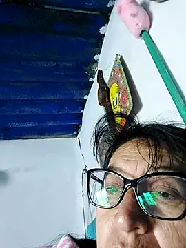 clarita 01 online show from April 27, 11:41 am