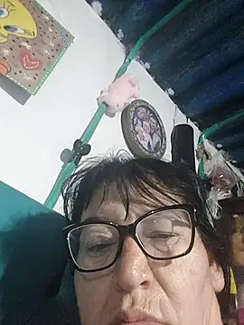 clarita 01 online show from April 29, 10:08 am