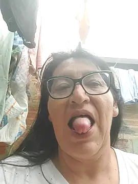 clarita 01 online show from May 12, 2:36 pm
