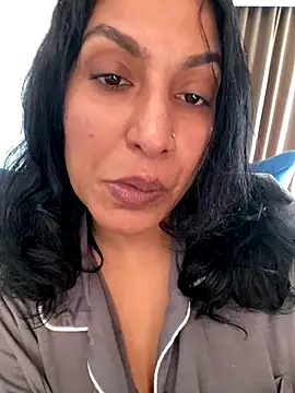 Indianbutter11 online show from September 27, 6:40 am