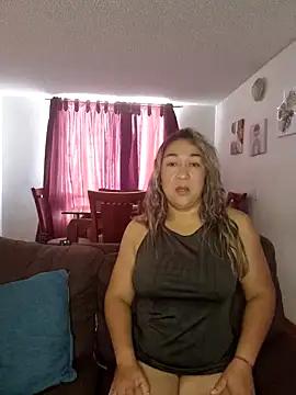 Snapshot of kitty_84 chatting on February 3, 1:51 pm kitty 84 online show from February 3, 1:51 pm