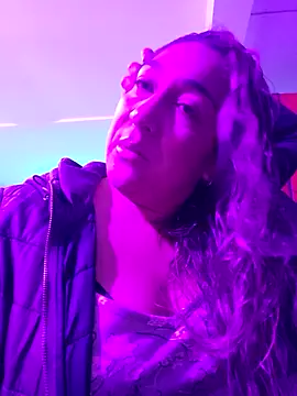 Snapshot of kitty_84 chatting on February 11, 10:50 pm kitty 84 online show from February 11, 10:50 pm