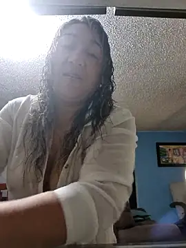 Snapshot of kitty_84 chatting on February 28, 9:36 am kitty 84 online show from February 28, 9:36 am