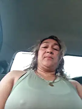 Snapshot of kitty_84 chatting on March 1, 5:27 pm kitty 84 online show from March 1, 5:27 pm