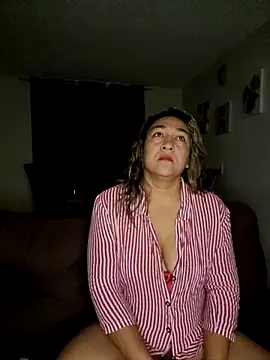 Snapshot of kitty_84 chatting on March 11, 9:56 am kitty 84 online show from March 11, 9:56 am