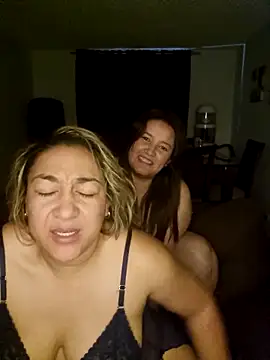 Snapshot of kitty_84 chatting on September 9, 1:38 am kitty 84 online show from September 9, 1:38 am