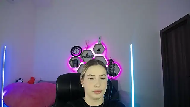 SabrinViolet online show from October 5, 8:12 am