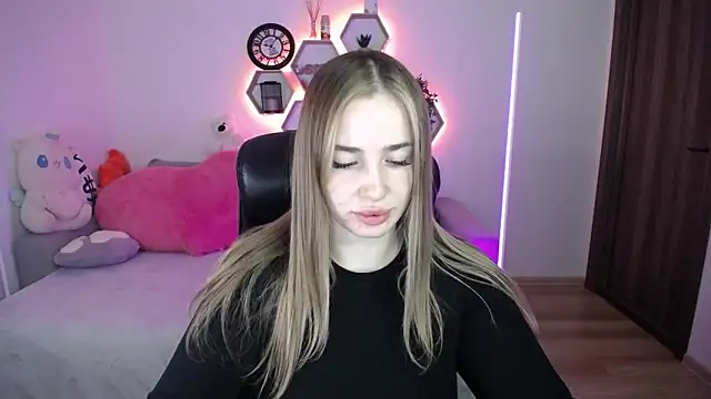 SabrinViolet online show from May 3, 8:09 am