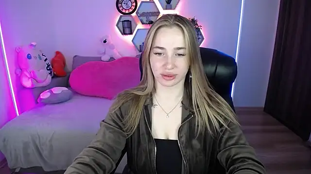 SabrinViolet online show from May 9, 8:08 am