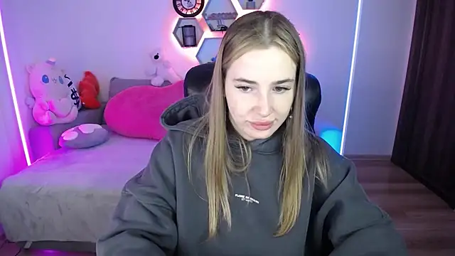 SabrinViolet online show from May 13, 8:12 am