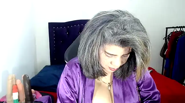 vikyadams online show from March 18, 1:20 pm