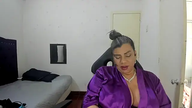 vikyadams online show from October 14, 3:13 pm