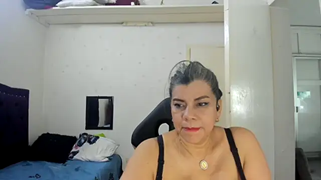 vikyadams online show from January 18, 11:03 am