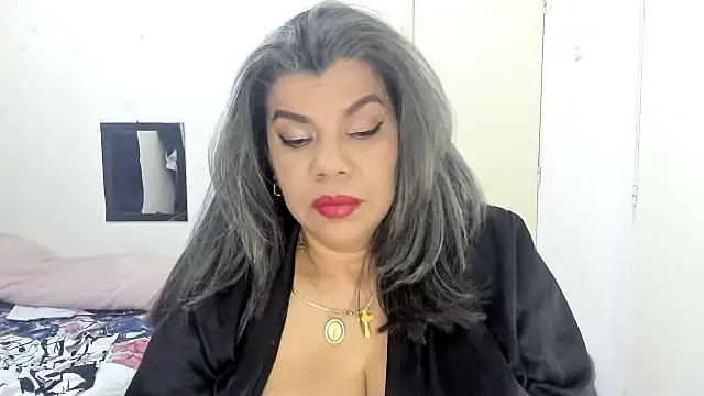 Snapshot of vikyadams chatting on February 21, 3:18 am vikyadams online show from February 21, 3:18 am