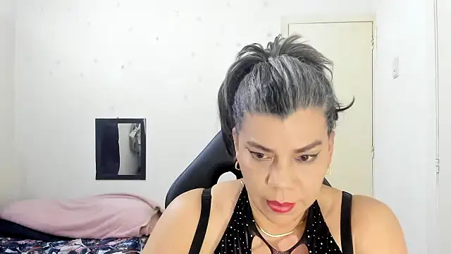 Snapshot of vikyadams chatting on February 24, 10:02 am vikyadams online show from February 24, 10:02 am