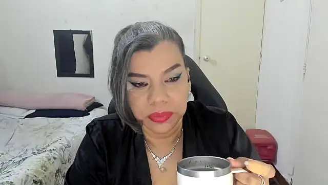 Snapshot of vikyadams chatting on March 7, 12:24 pm vikyadams online show from March 7, 12:24 pm
