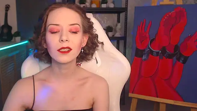 FascinatingEyess online show from October 5, 5:55 pm