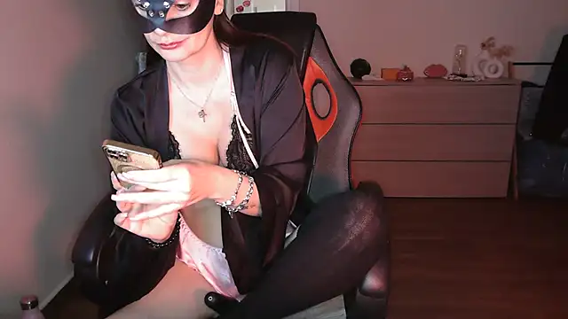 Snapshot of ladymask_2023 chatting on January 11, 11:34 am ladymask 2023 online show from January 11, 11:34 am