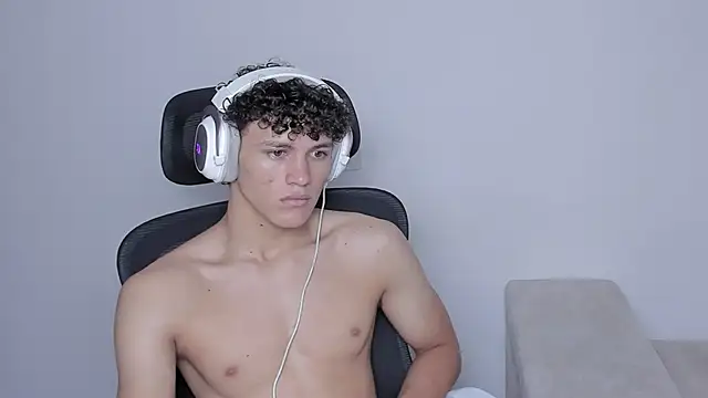 laurent nova online show from September 23, 7:17 pm