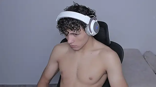 laurent nova online show from September 28, 6:57 pm