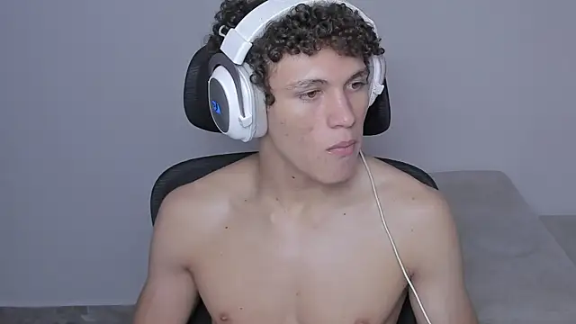 laurent nova online show from October 4, 5:05 am