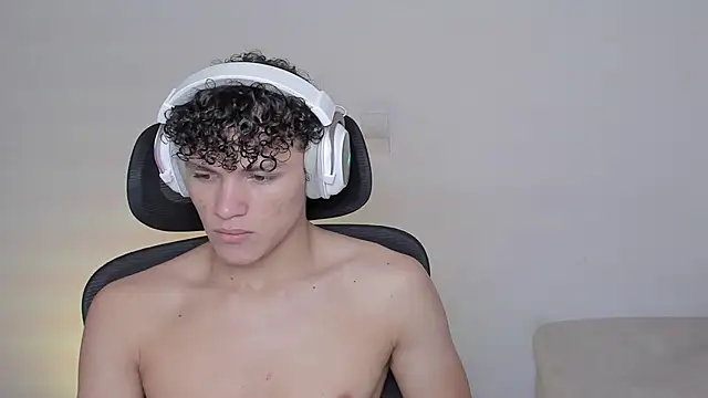 laurent nova online show from October 16, 8:04 am