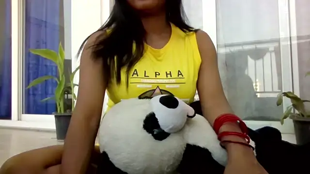 Snapshot of Queenhimanshi chatting on October 17, 7:44 am Queenhimanshi online show from October 17, 7:44 am