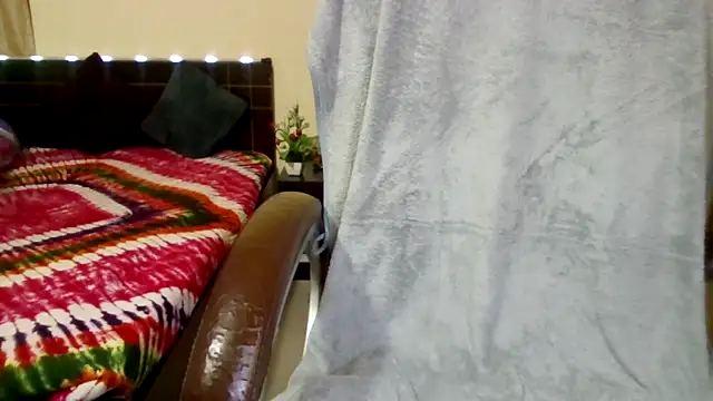 Queenhimanshi online show from February 5, 12:04 am