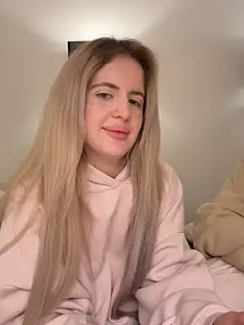 Holly-Glamour online show from May 8, 1:22 am