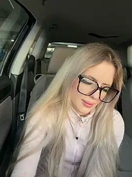 Holly-Glamour online show from May 16, 6:28 pm
