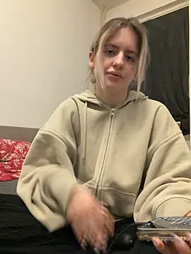 Holly-Glamour online show from May 20, 11:22 pm