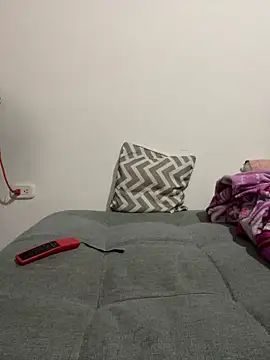 VioletPearson online show from December 19, 1:45 am