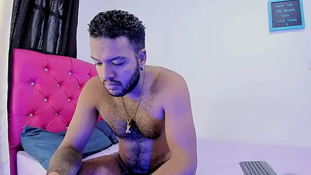 katia  dann online show from December 20, 6:02 pm