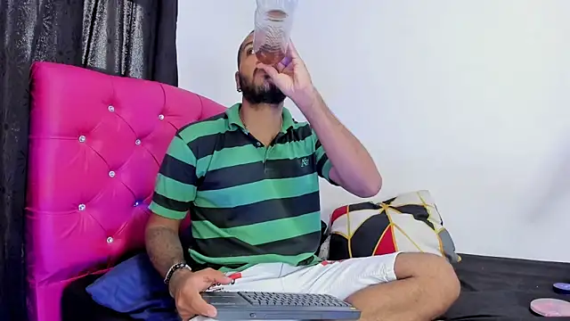 katia  dann online show from February 3, 7:00 pm