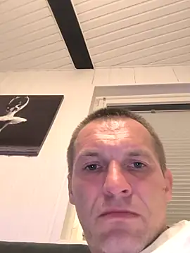 Snapshot of AttractiveSilk5 chatting on April 3, 11:58 pm AttractiveSilk5 online show from April 3, 11:58 pm