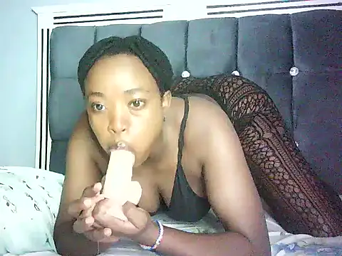 Cryaluna online show from May 8, 4:07 am
