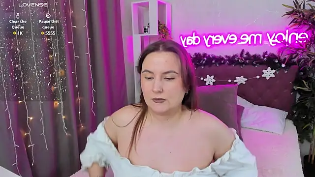 Snapshot of FeralPeach chatting on January 17, 12:10 pm FeralPeach online show from January 17, 12:10 pm