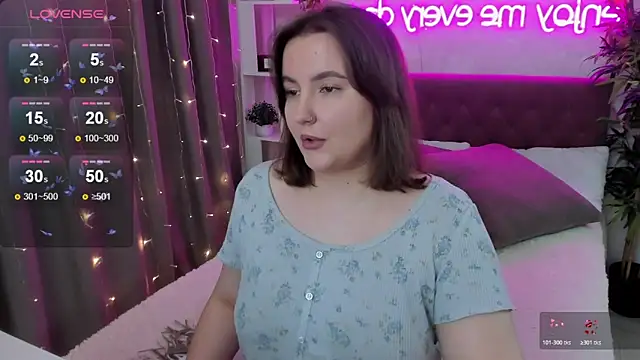 FeralPeach online show from November 9, 4:33 am