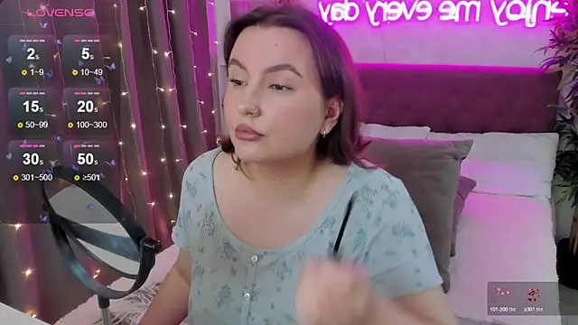 FeralPeach online show from November 15, 5:05 am